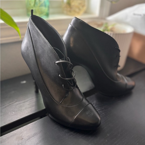 Chanel Leather Ankle Lace Up Pointed Toe Stiletto Boots Bootie - Picture 11 of 15